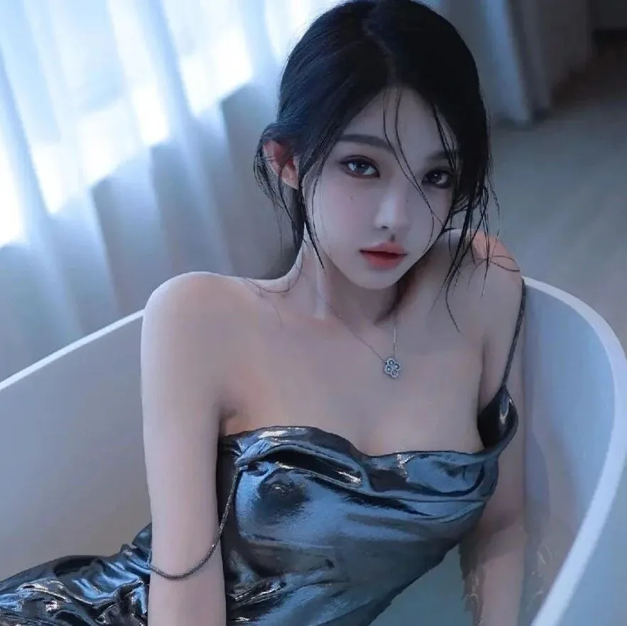 浴缸湿身写真展现曼妙曲线 纯欲氛围感拉满的高清图集