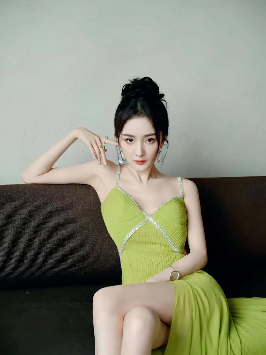 杨幂性感长裙写真 图片4