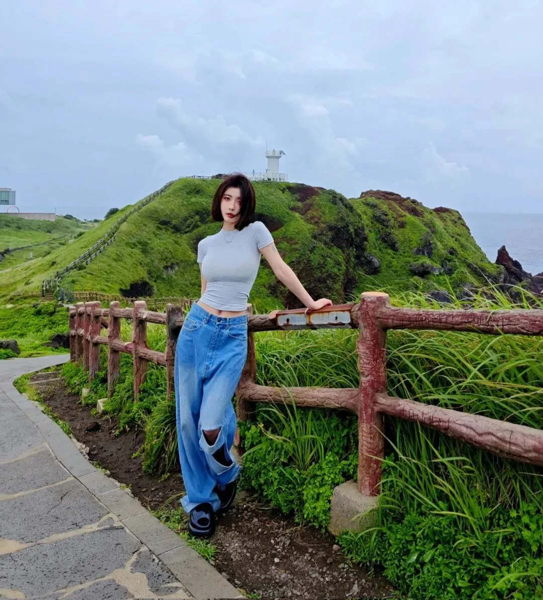 聂小雨户外写真 图片6