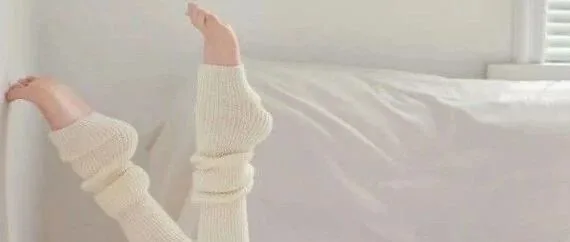 宣璐穿瑜伽服秀身材 玉足与优美臀线尽显完美气质