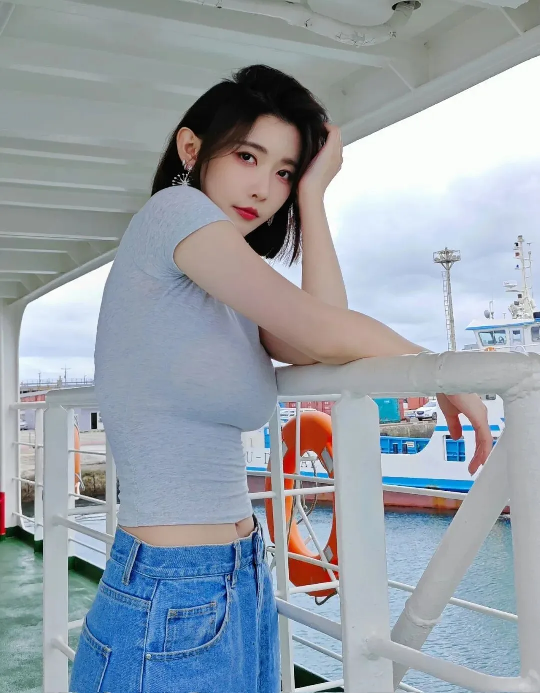 聂小雨户外写真 图片4
