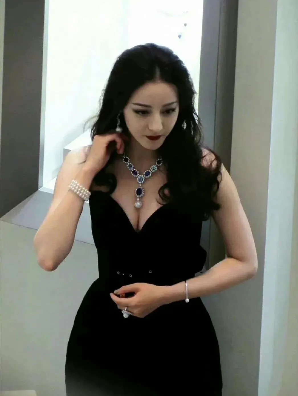 迪丽热巴性感写真 图片3