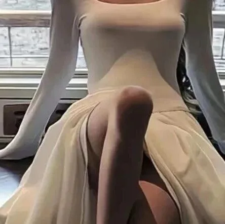 纯欲风高清壁纸里那种身材匀称又耐看的女生图集