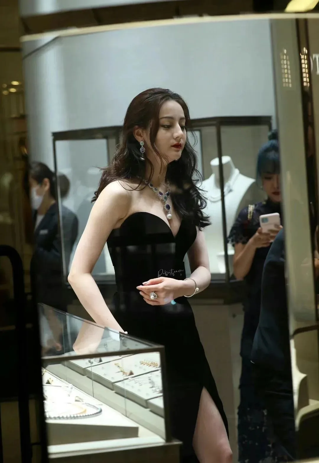 迪丽热巴性感写真 图片8