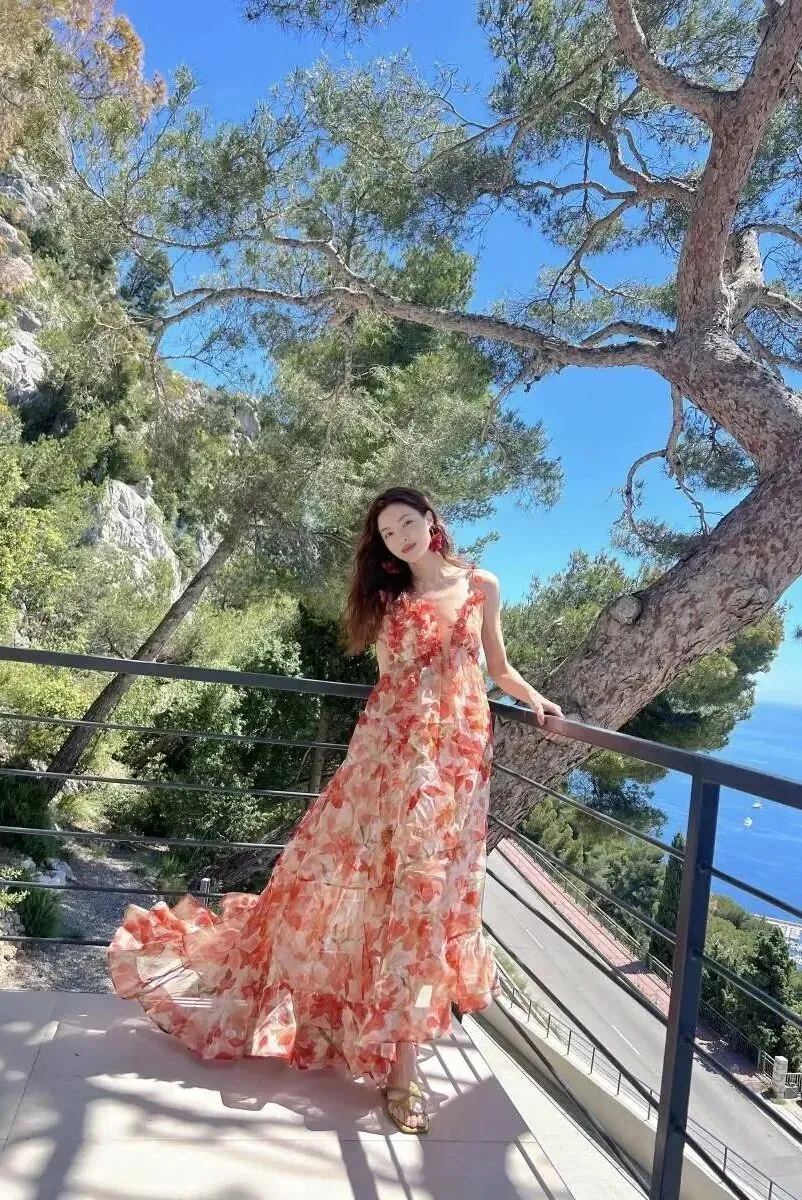 钟楚曦迪拜碎花裙写真 图片5