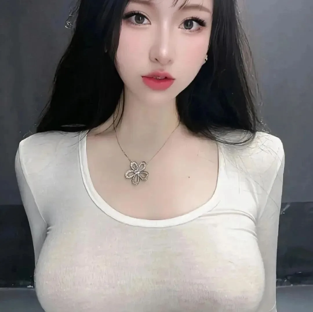 纯欲风高清壁纸里身材曲线很出众的女生图集