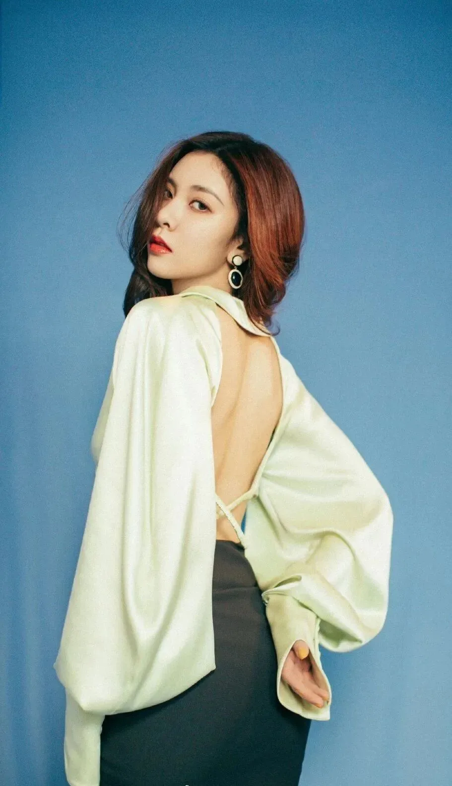 宋妍霏美背写真壁纸 图片6
