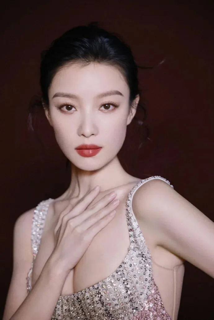 倪妮性感写真 图片2
