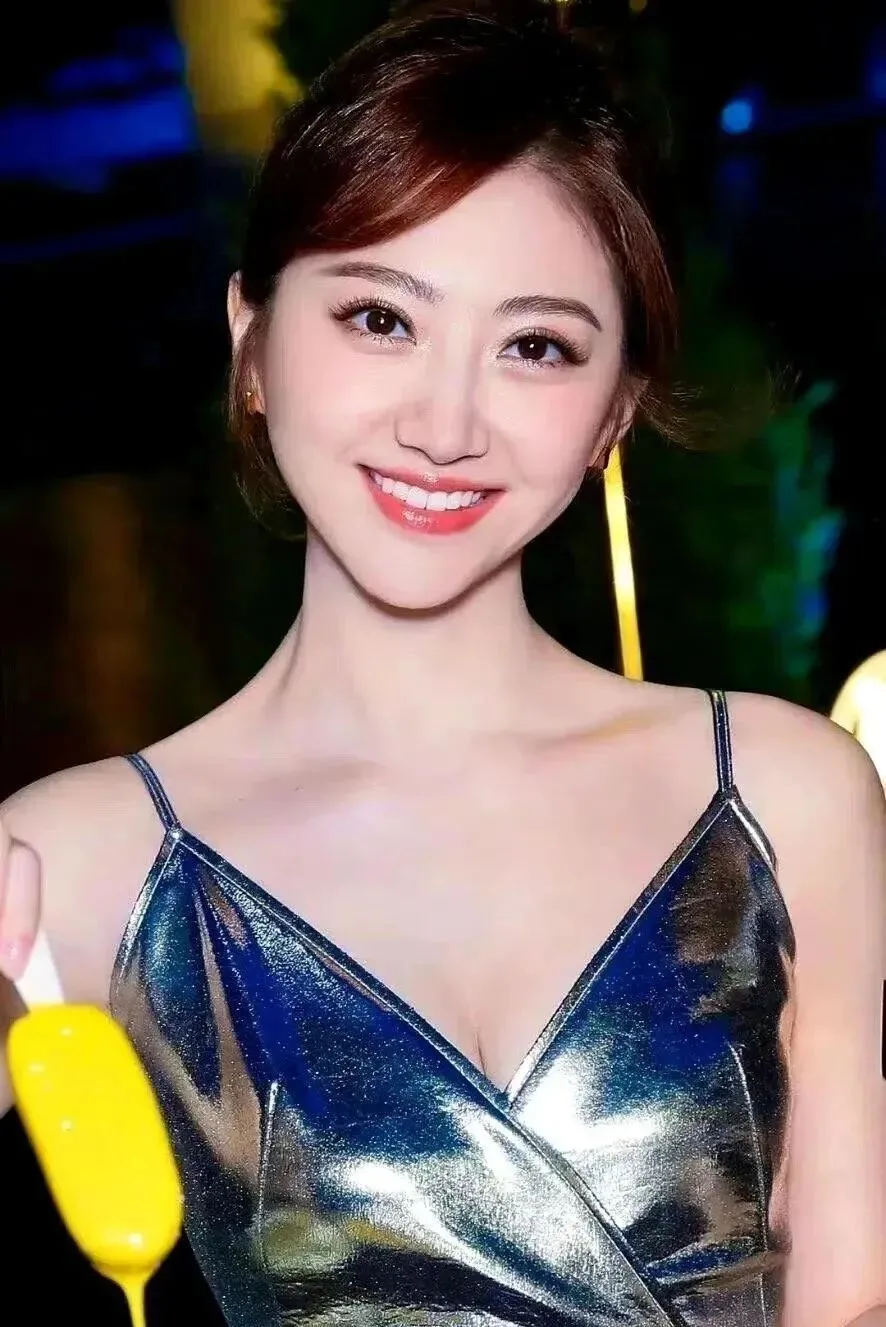 甜美气质美女壁纸 图片2
