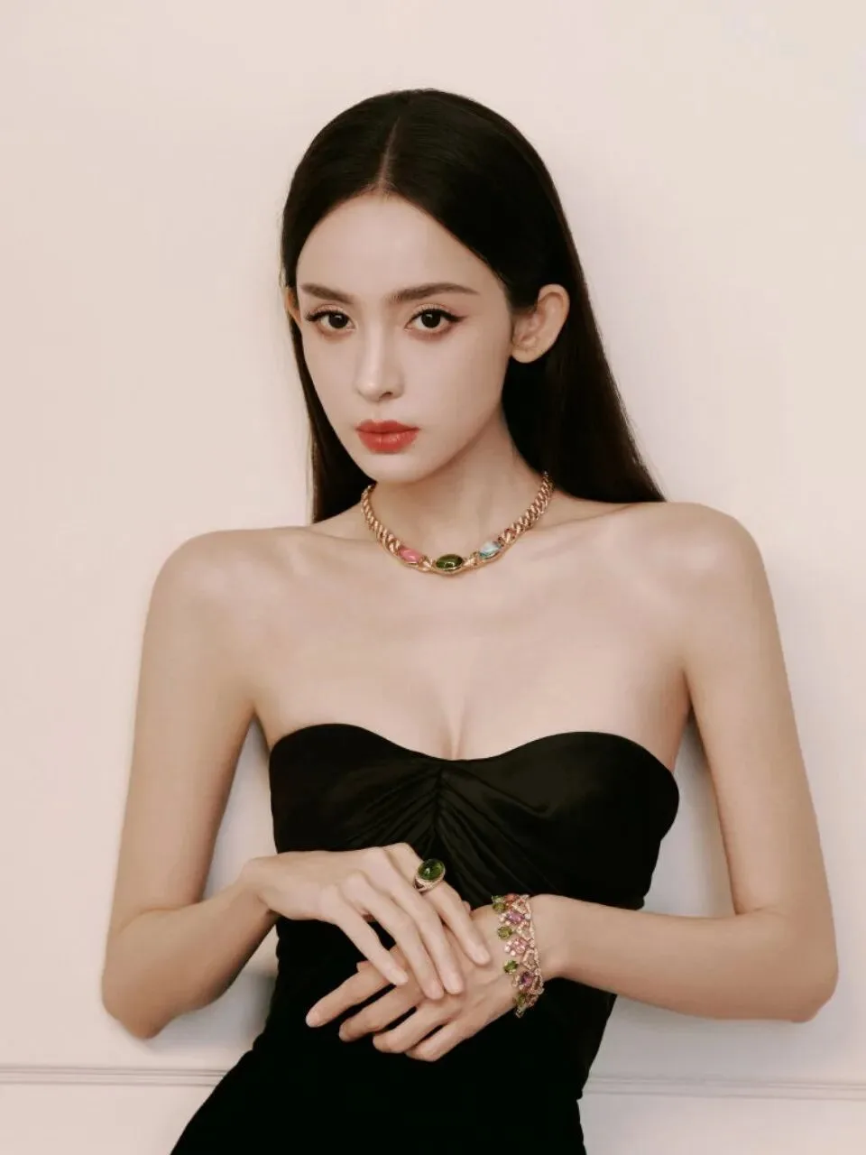 古力娜扎抹胸裙写真 图片2