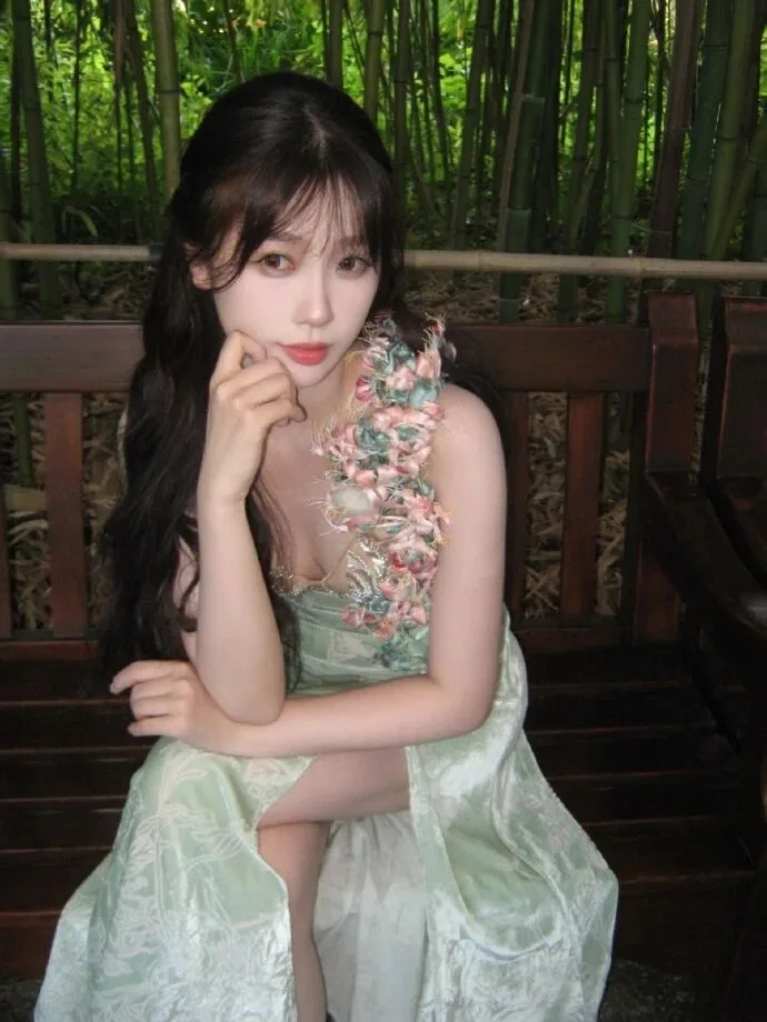 虞书欣仙女裙写真 图片5