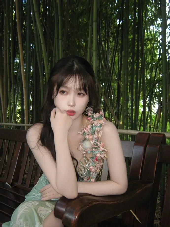 虞书欣仙女裙写真 图片3