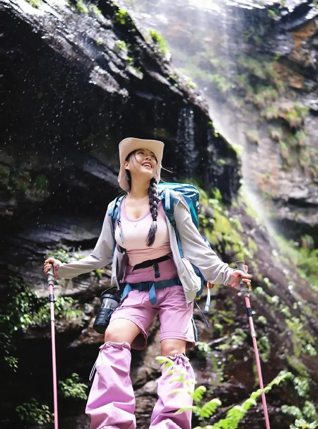 运动风性感美女 图片5