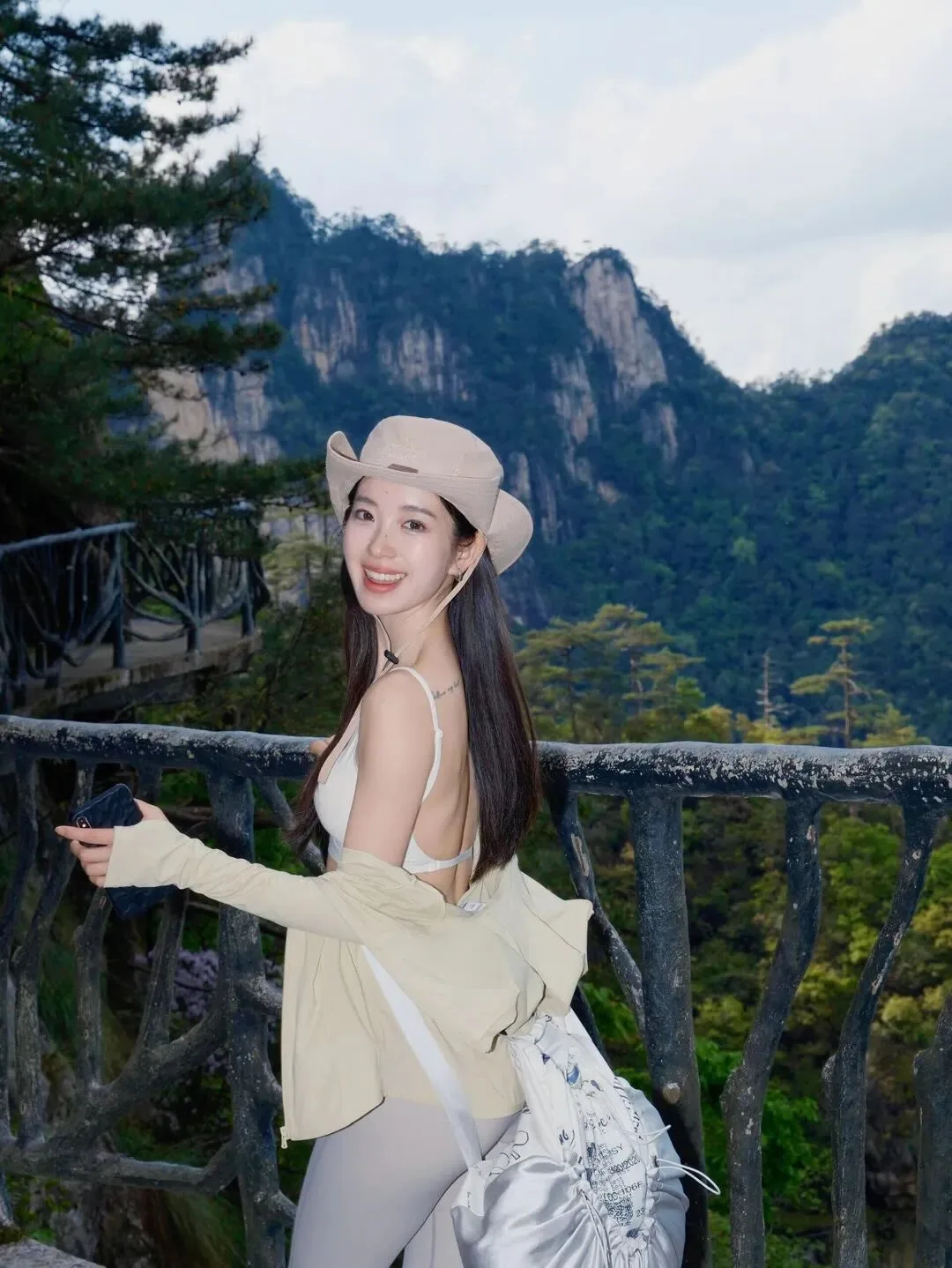 运动紧身装美女 图片9
