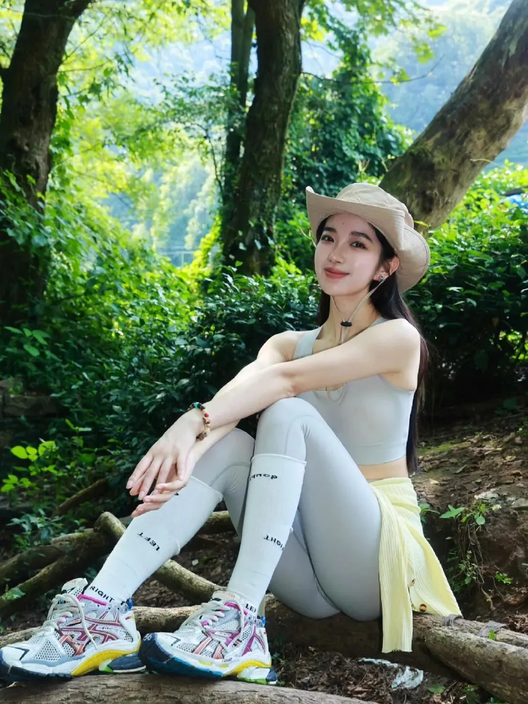 运动紧身装美女 图片8