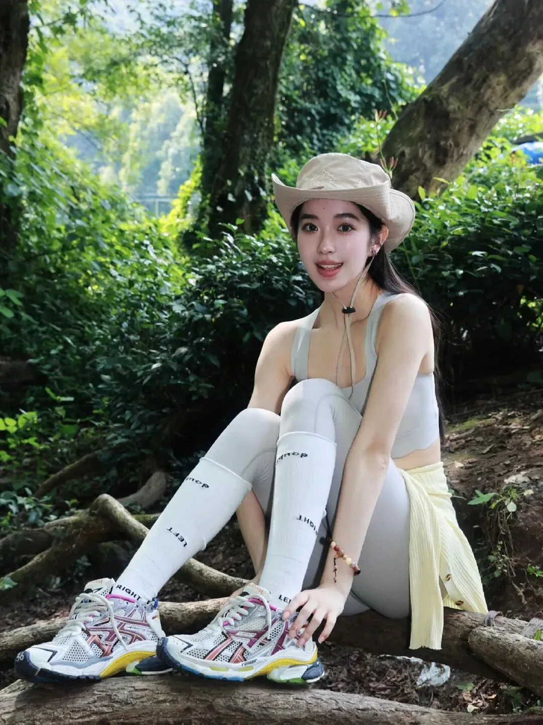 运动紧身装美女 图片6