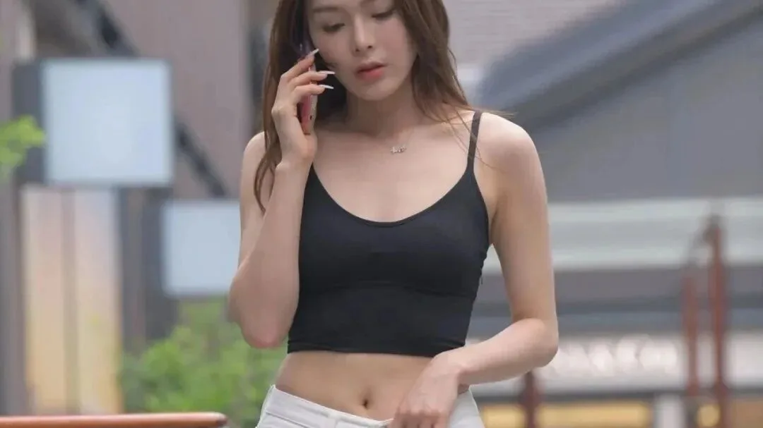 风姿绰约美女写真 图片1