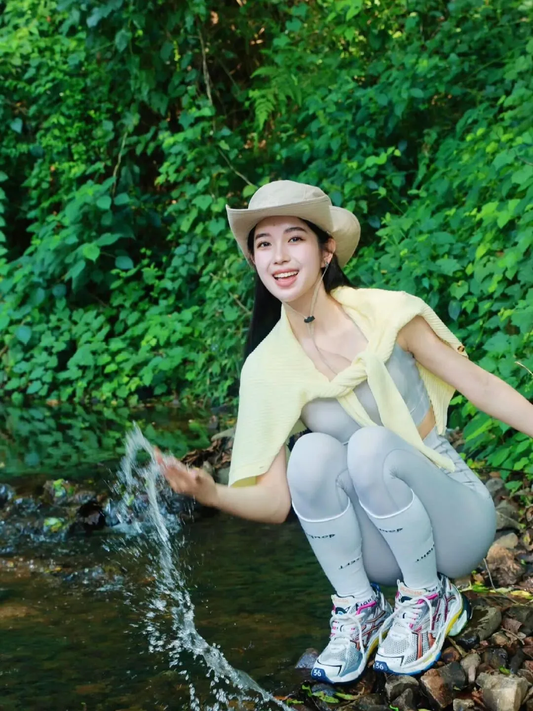运动紧身装美女 图片10