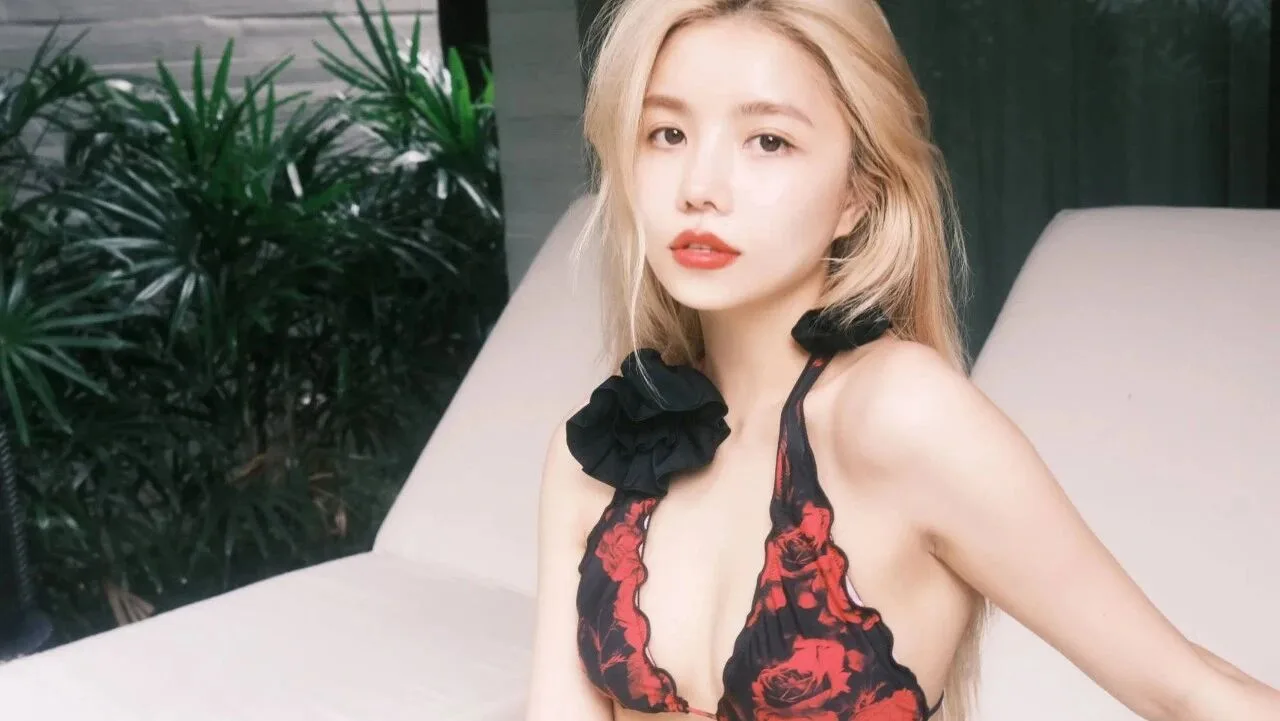 安崎性感泳装写真 图片6