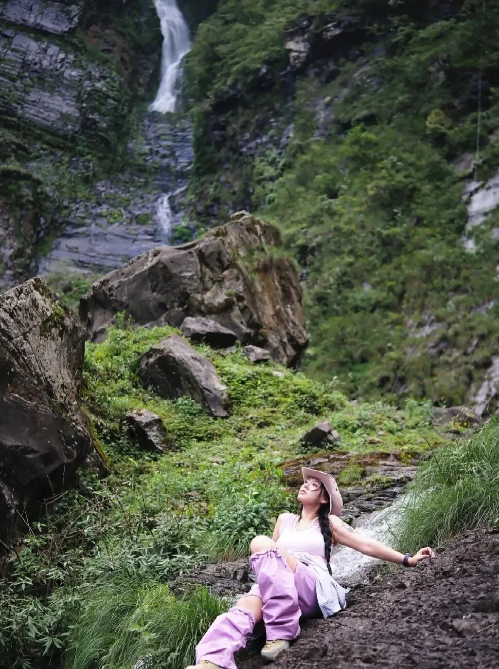 运动风性感美女 图片7
