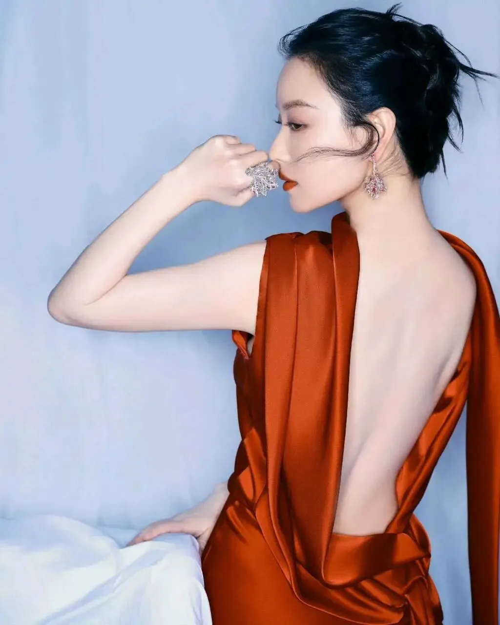 倪妮美背写真 图片6