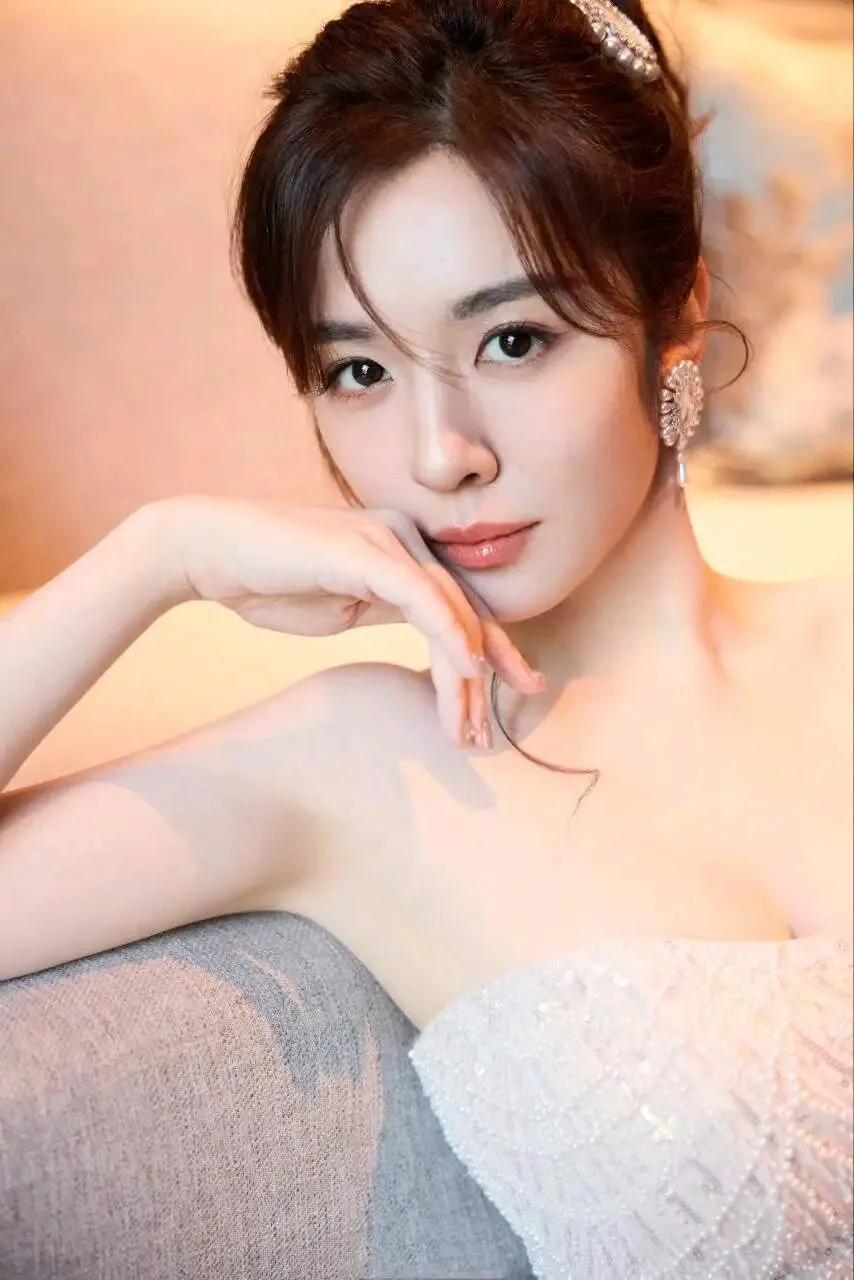 抹胸裙穿搭 图片4