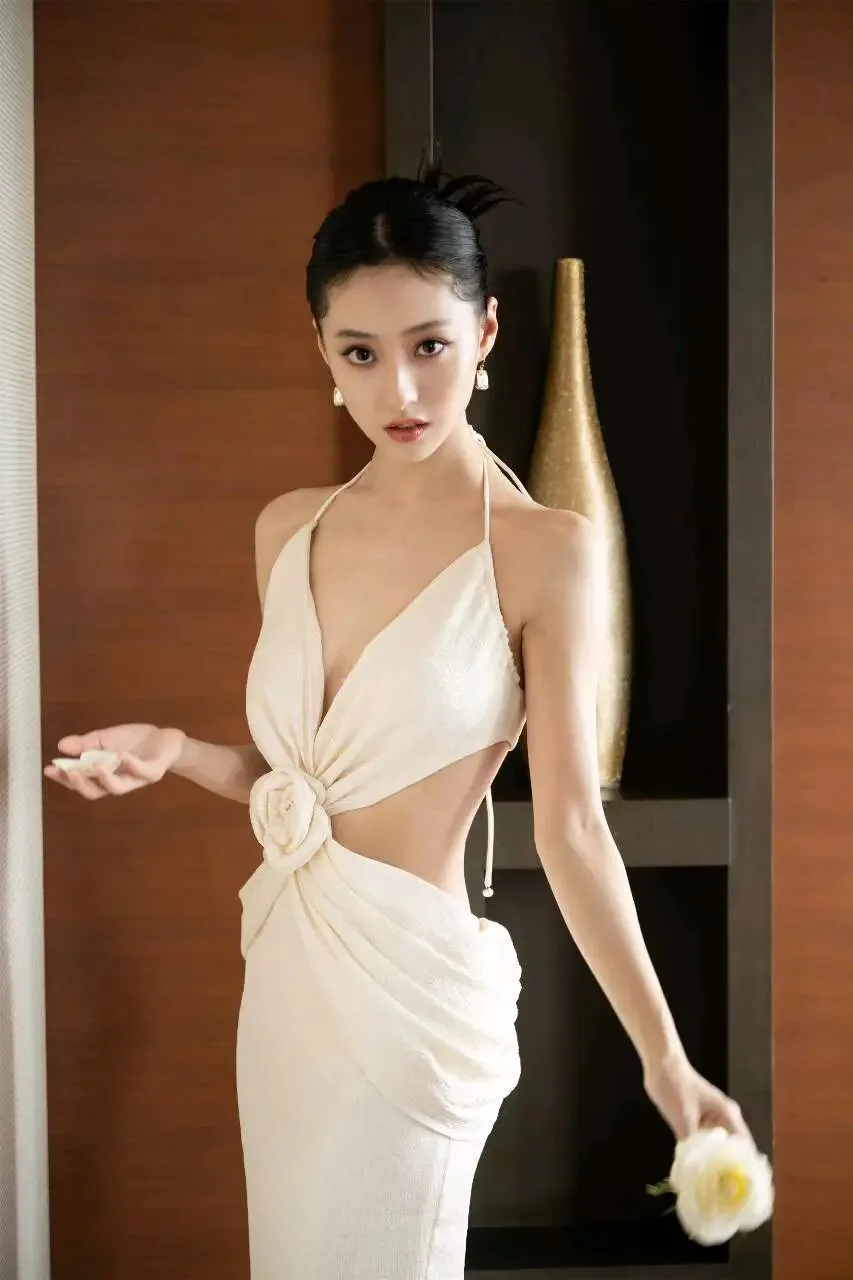 胡连馨高定壁纸 图片3