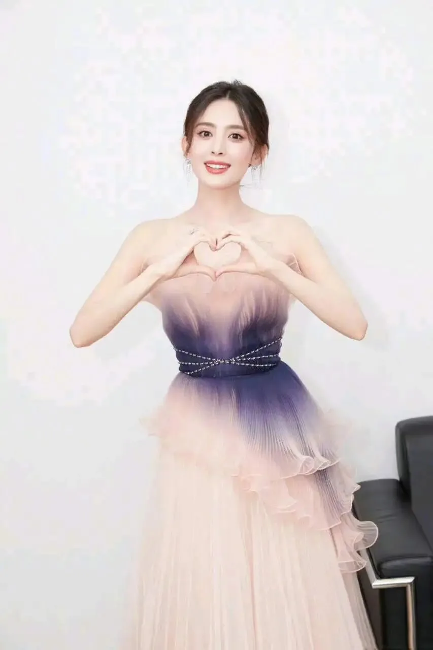 古力娜扎甜美壁纸 图片2