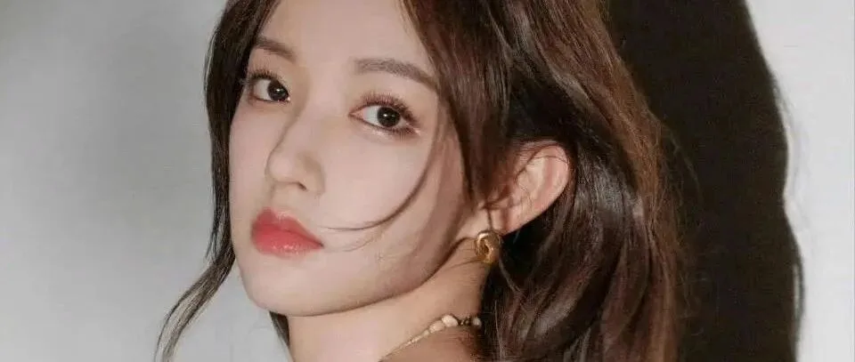 程潇高清壁纸合集 精致五官与优雅气质的女神图集