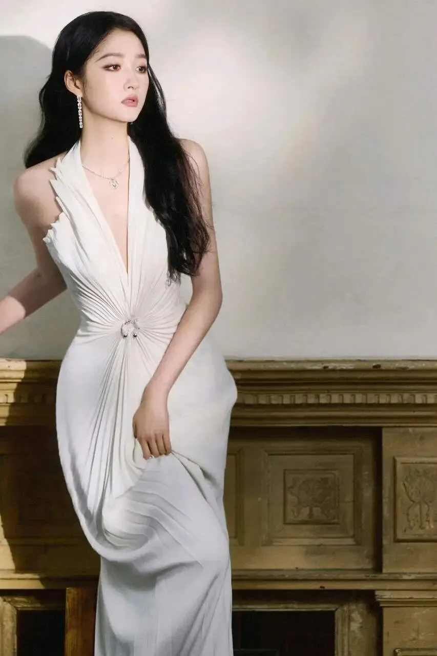 关晓彤高挑美人壁纸 图片5