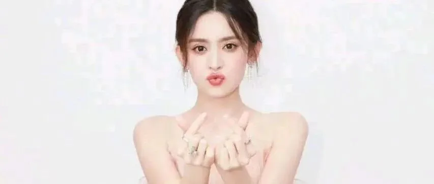 古力娜扎甜美嘟嘴比心高清壁纸 少女感满满让人心动