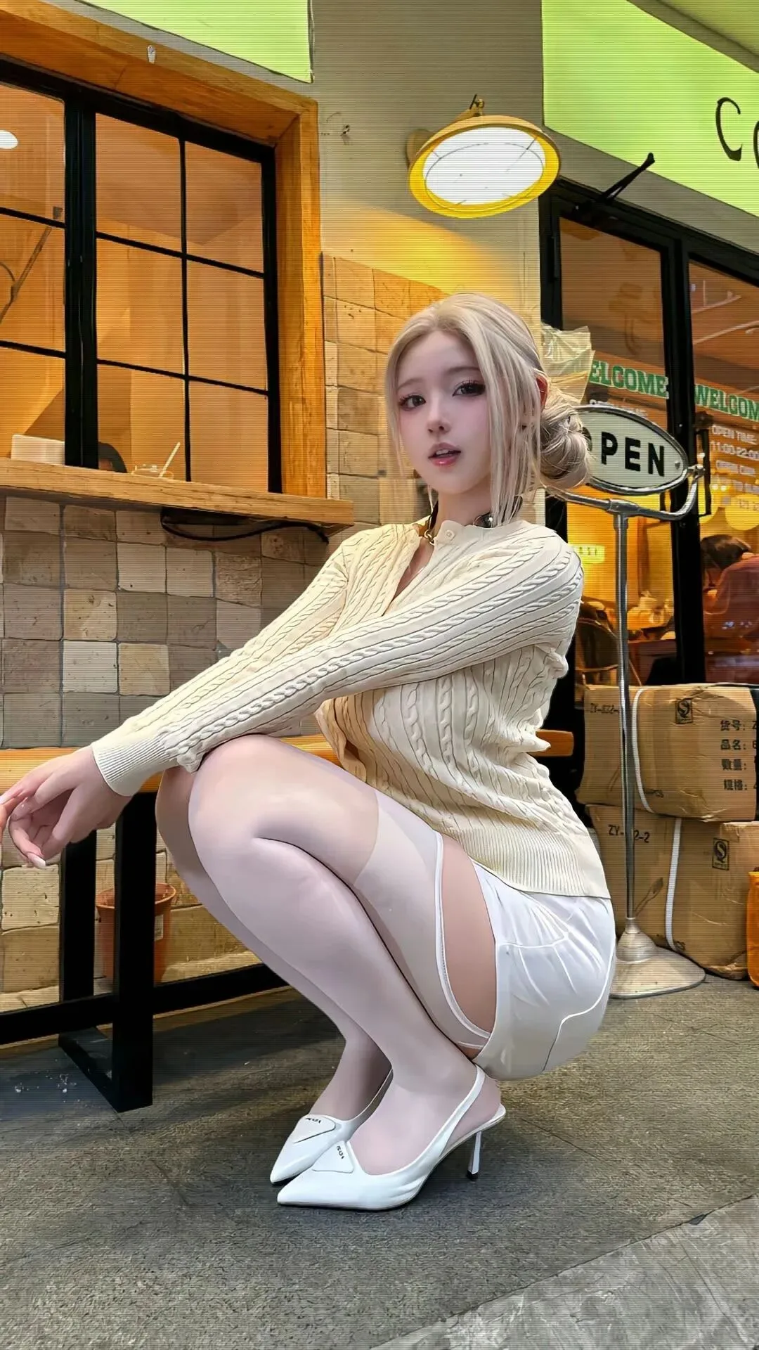 白丝黑丝性感写真 图片2