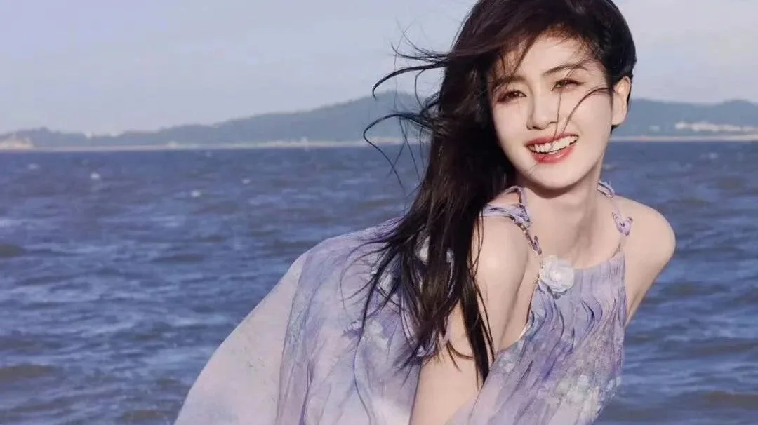 白鹿海边光脚写真高清图集 清新自然氛围感壁纸