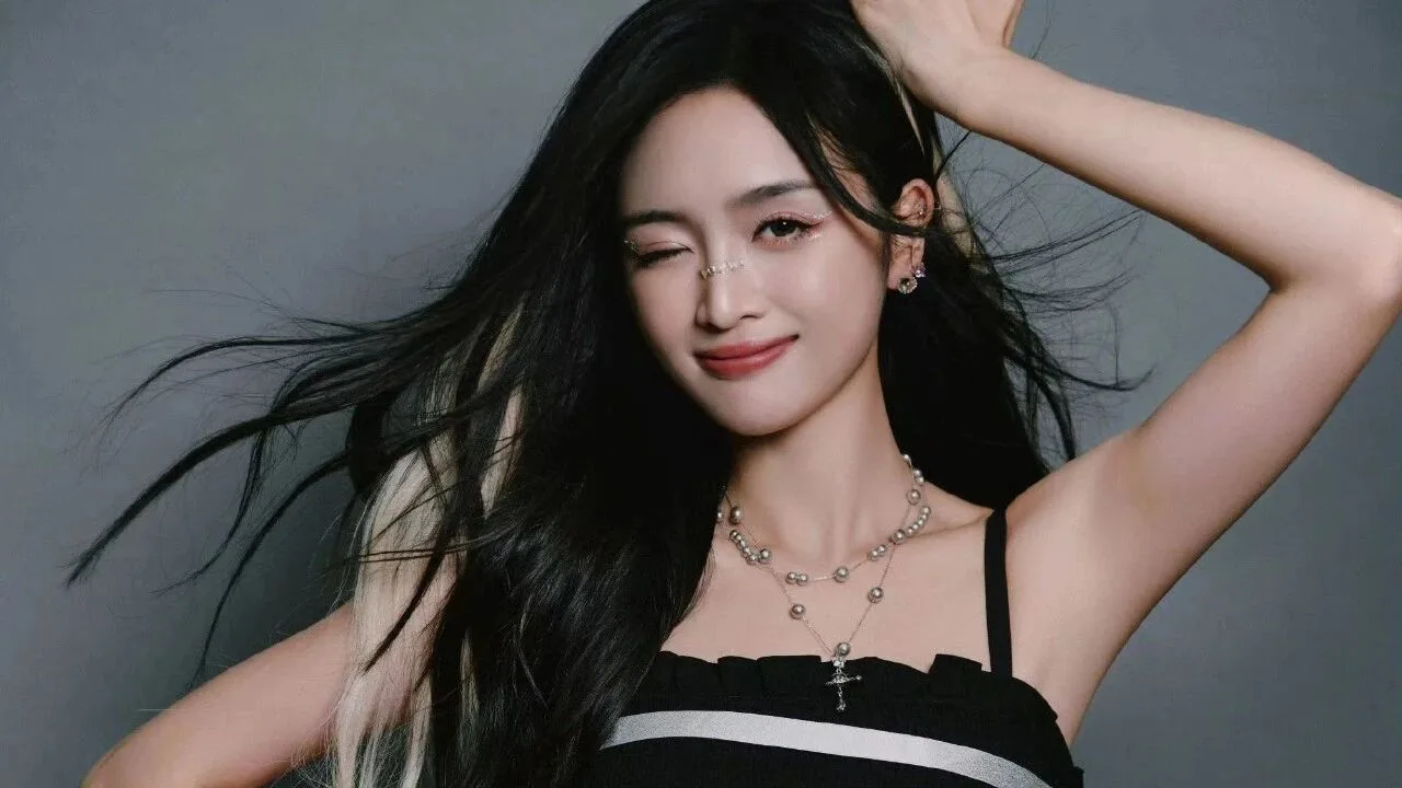 吴宣仪甜美活力妆写真高清图集 元气少女壁纸美图