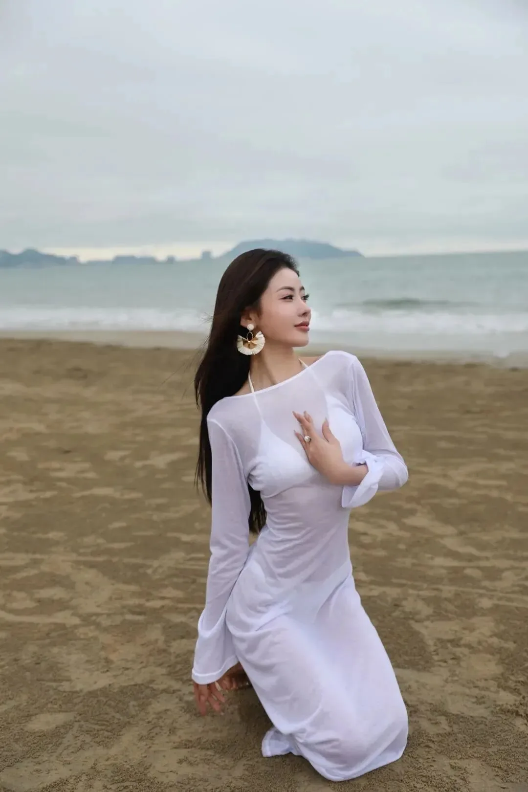 比基尼美女写真 图片2