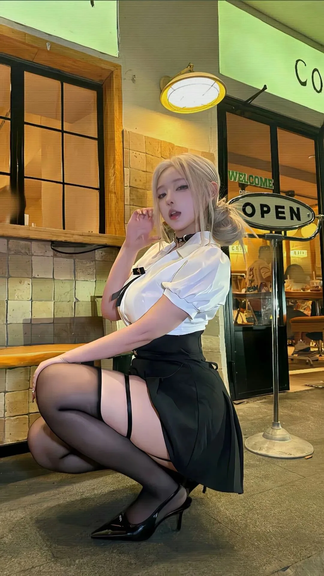 白丝黑丝性感写真 图片3
