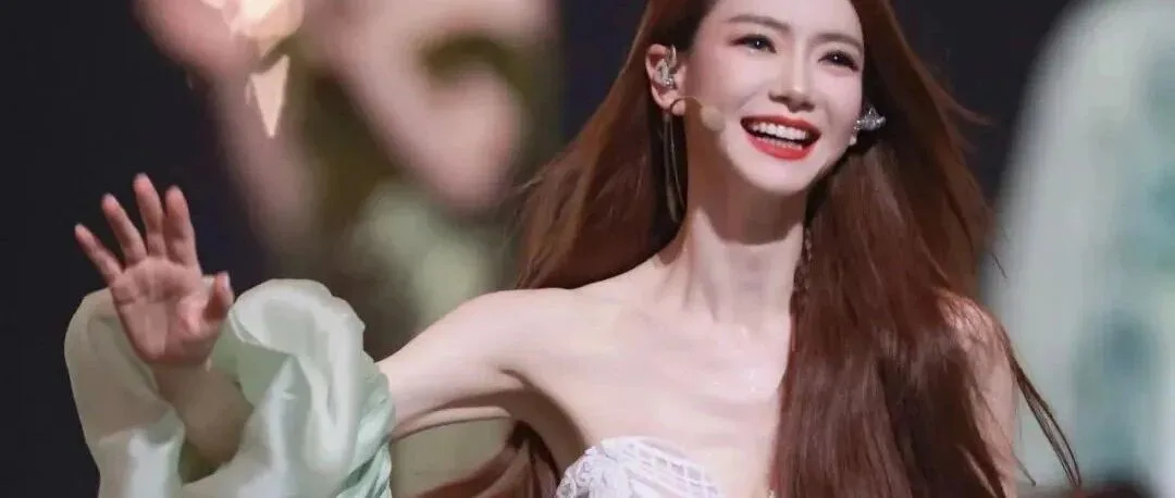 戚薇白瓷质感写真大片 高清图集尽显大美人优雅气质