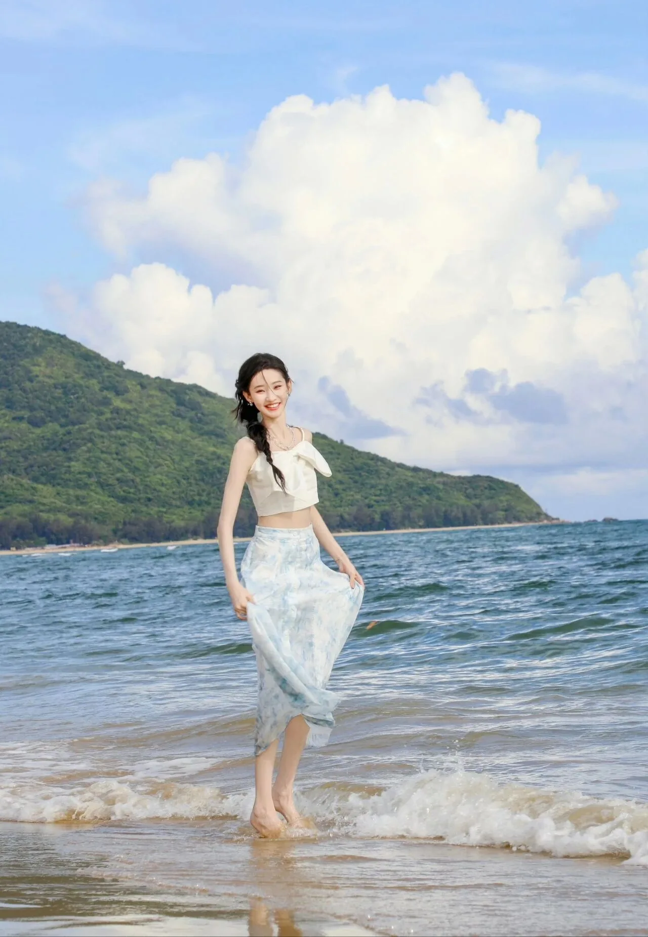 张艺凡海边写真 图片5