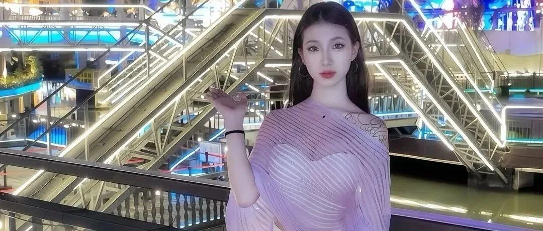 曲线惹眼的人间尤物 隐约之间尽显极品气质