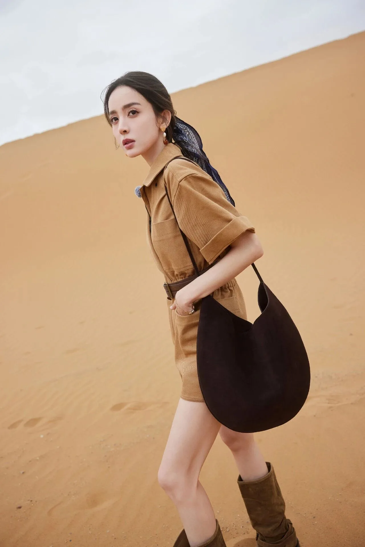 古力娜扎沙漠写真 图片3