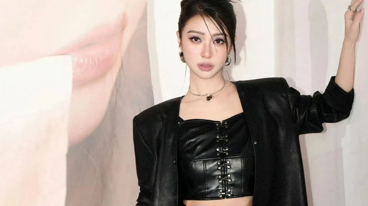 薛凯琪黑色酷感热辣妆容高清壁纸图集