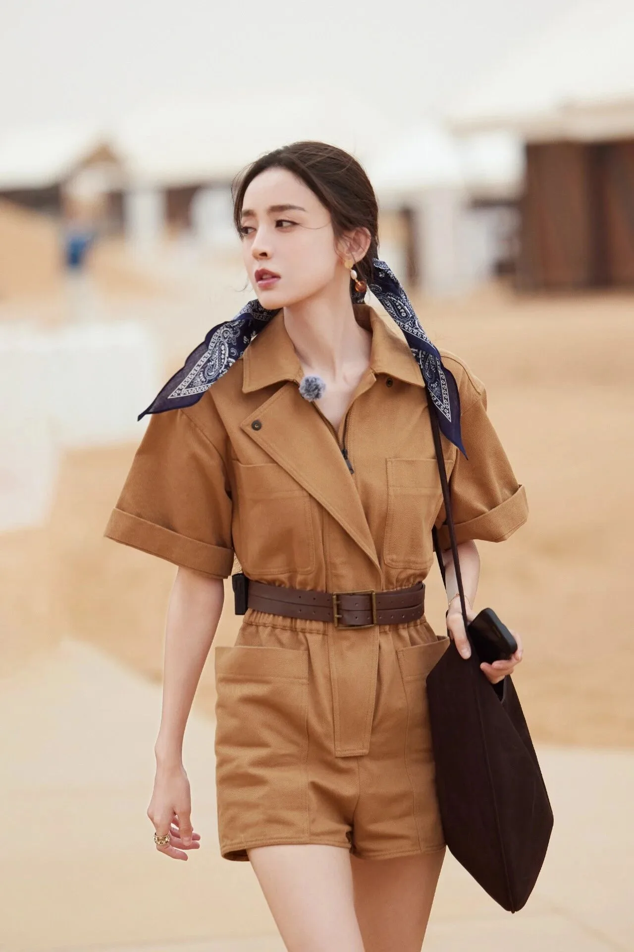 古力娜扎沙漠写真 图片6