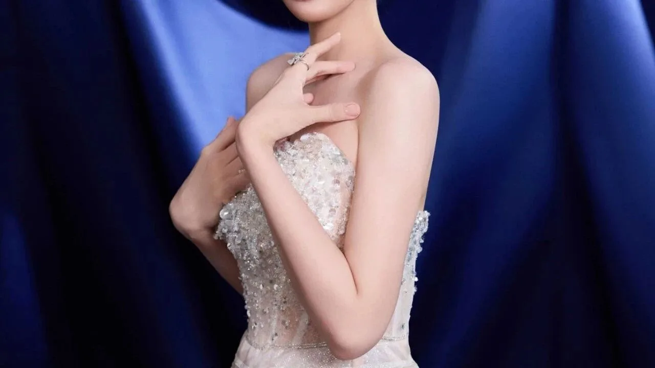 张碧晨甜美写真高清图集 温柔气质壁纸图片精选