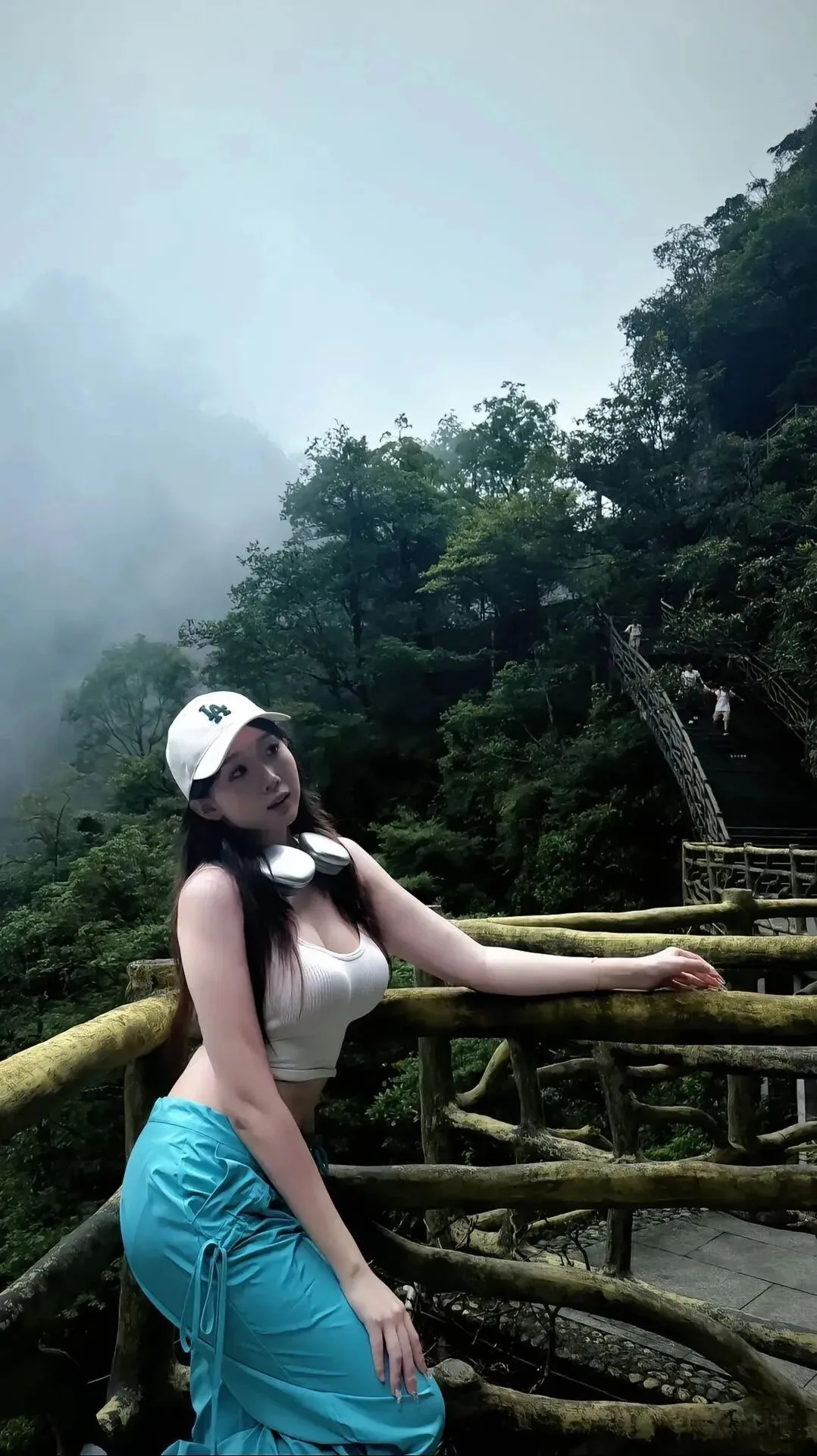 户外美女写真 图片3