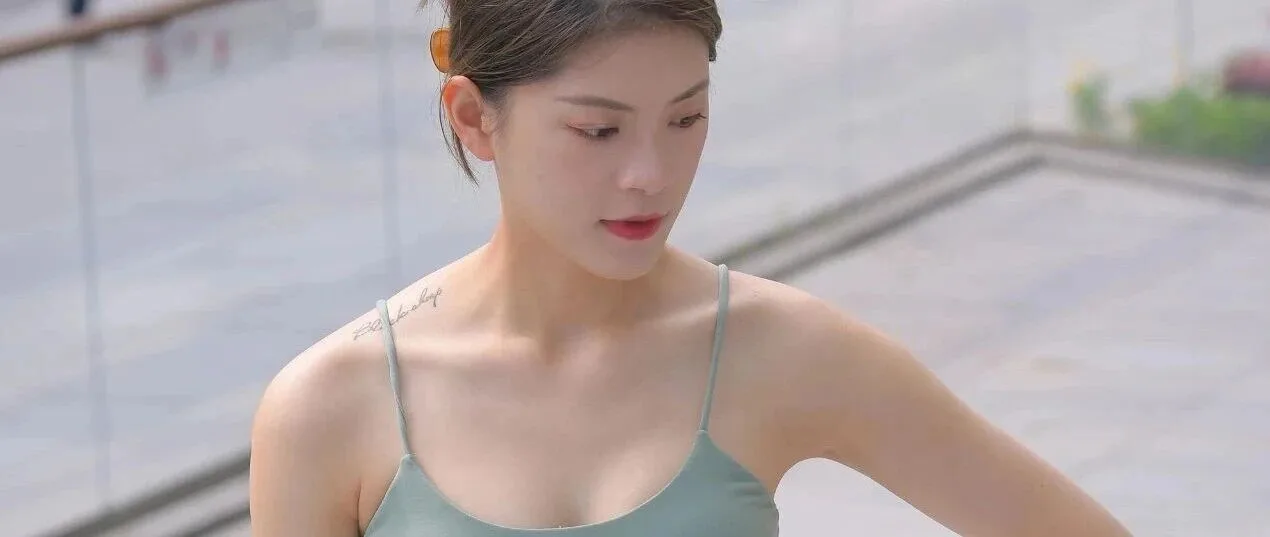 吊带上衣美女 图片1
