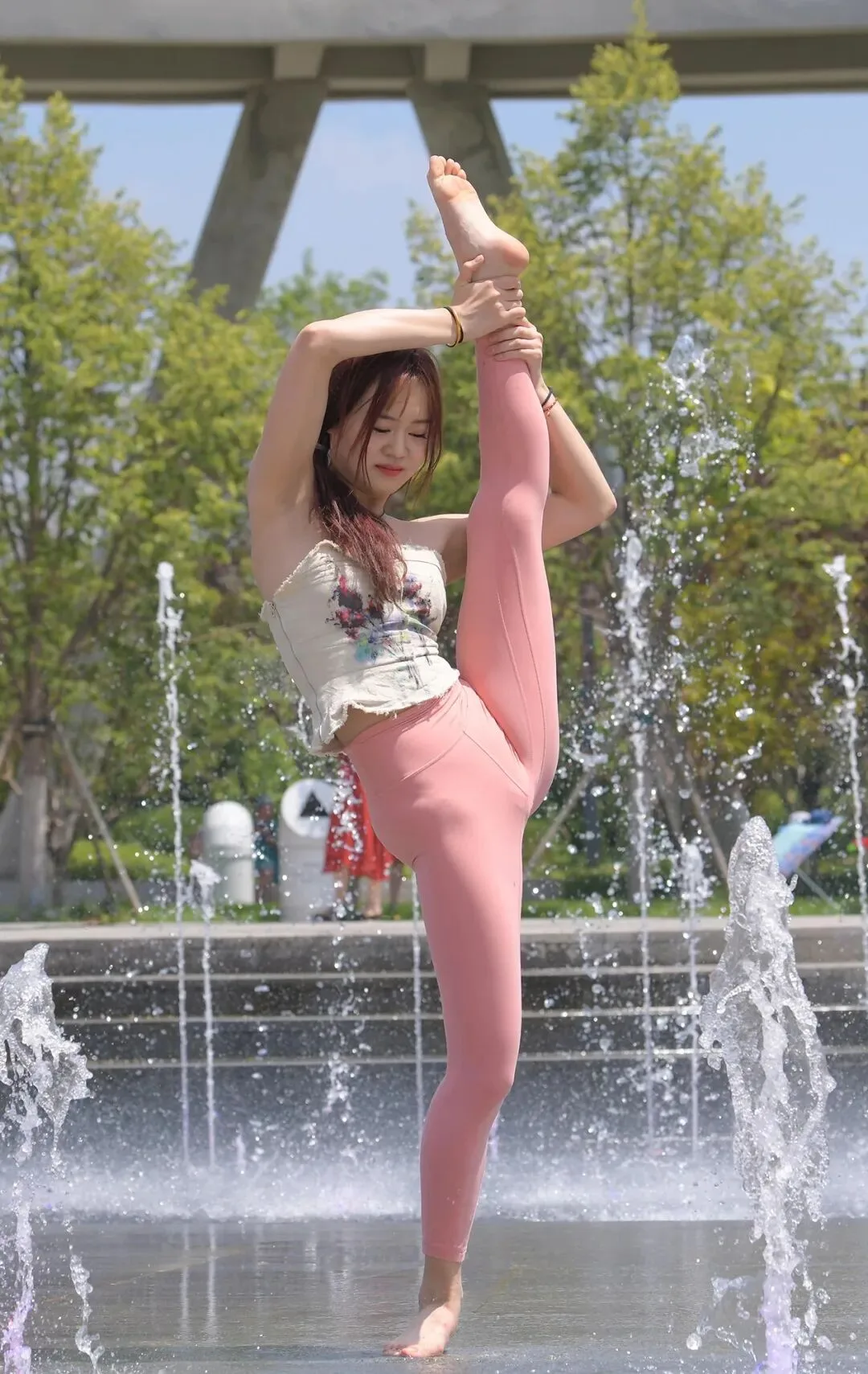 瑜伽裤美女图片 图片3