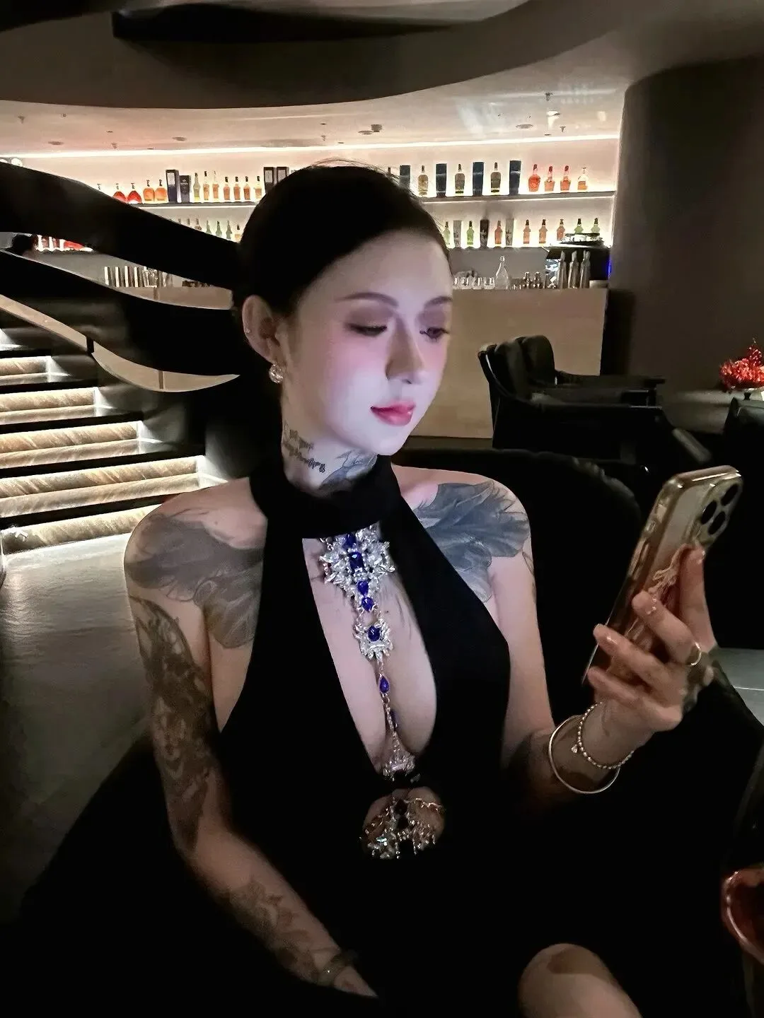 成熟少妇写真 图片2