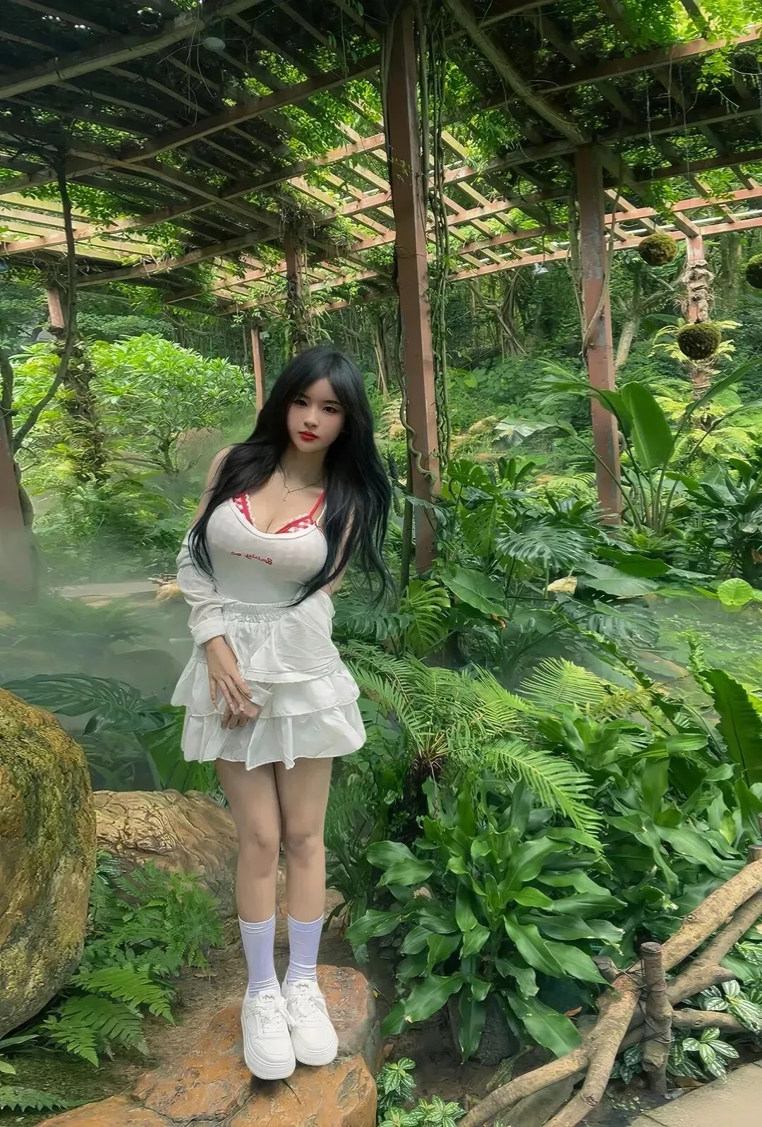 丰满身材美女写真 图片3