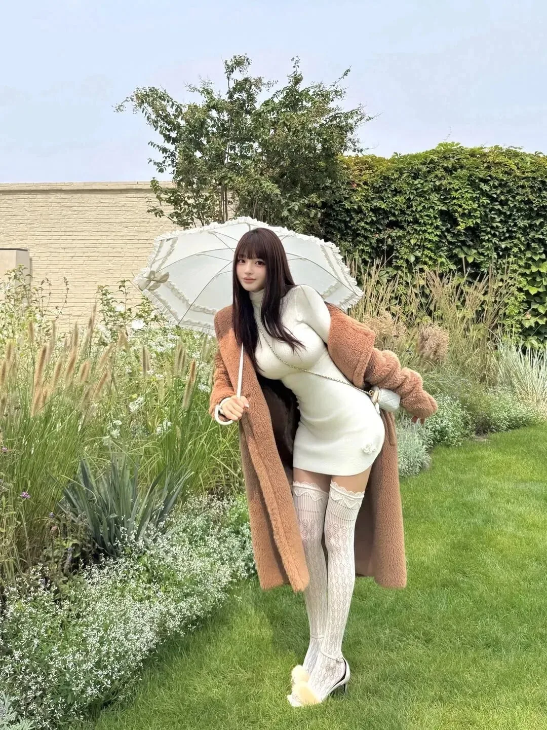 蕾丝内衣性感美女 图片2
