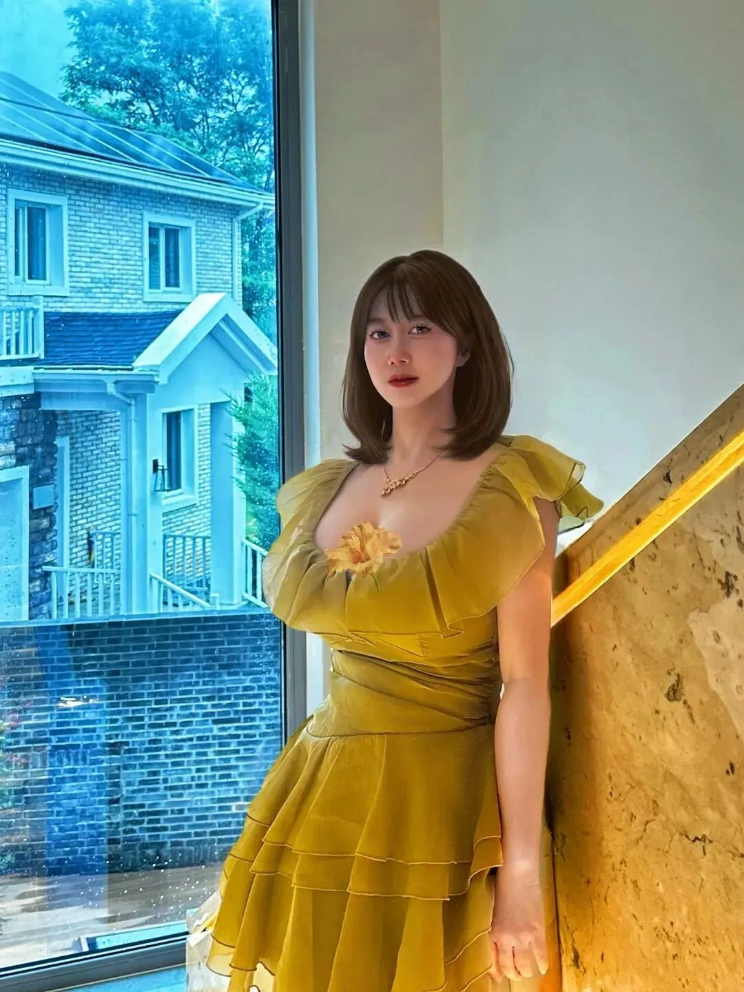 丰满身材美女写真 图片3